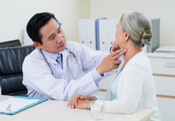 Khám và tầm soát sức khỏe